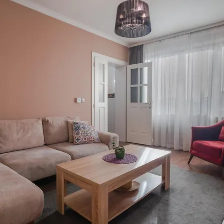 Tulip Apartment *